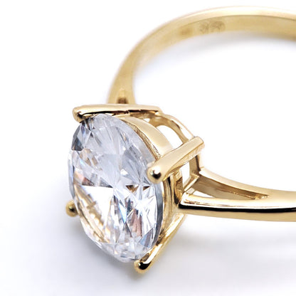 9ct Gold  Oval CZ Solitaire Travel & Proposal Ring 2.00CTS - 1-84-4901